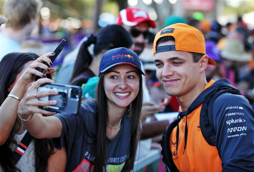 Lando Norris selfie